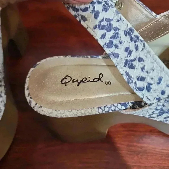Qupid Sling Back Chunky Platforms. Size 7 - Picture 7 of 13